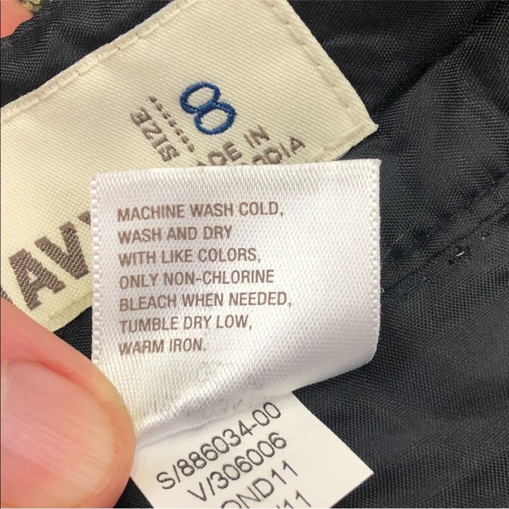 Old Navy low rise pocketed 3” inseam black with gold shorts
